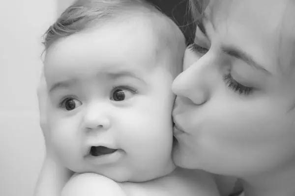 放(fàng)大(dà)你(nǐ)的(de)母愛(ài)，讓愛(ài)驅走疾病的(de)陰霾